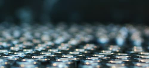 un grupo de anillos de rodamiento en acero inoxidable